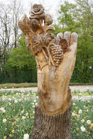 sculpture arbre sur pied Terra Botanica (logo)